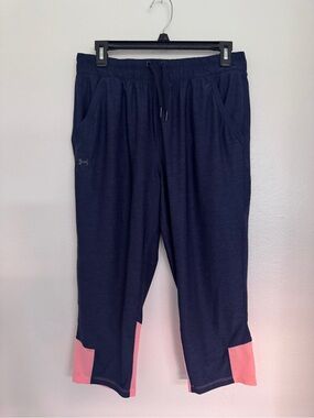 Under Armour | Navy Capris with Pink Hem Panels | Heat gear | Loose Fit| M